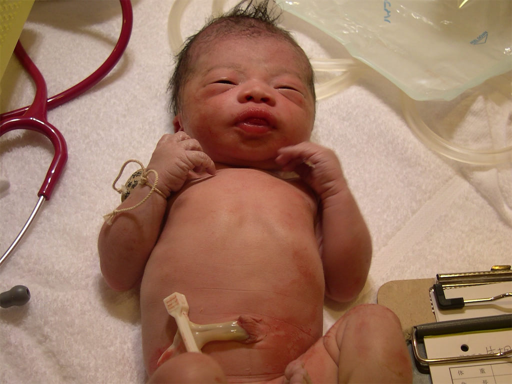 赤ちゃん　新生児