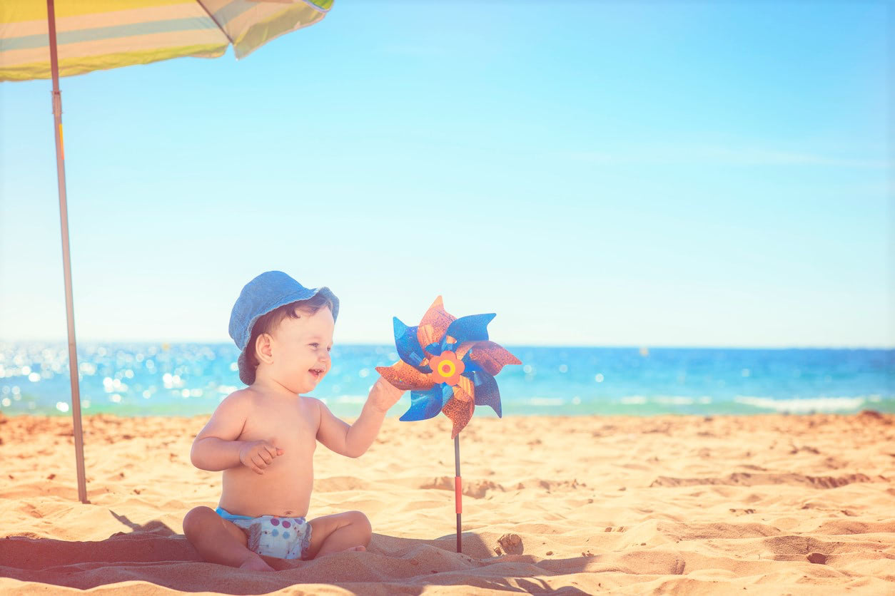 【夏生まれの名前404例】夏の花や6月・7月・8月の和風月名、海のイメージから名付けを考えよう！