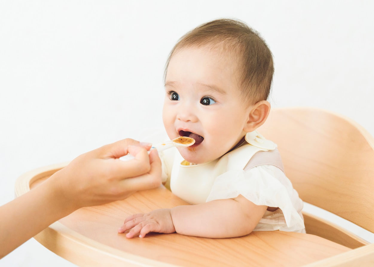 離乳食中期（7～8ヶ月頃・モグモグ期）の進め方は？量・固さ・回数とおすすめレシピ20品【専門家監修】