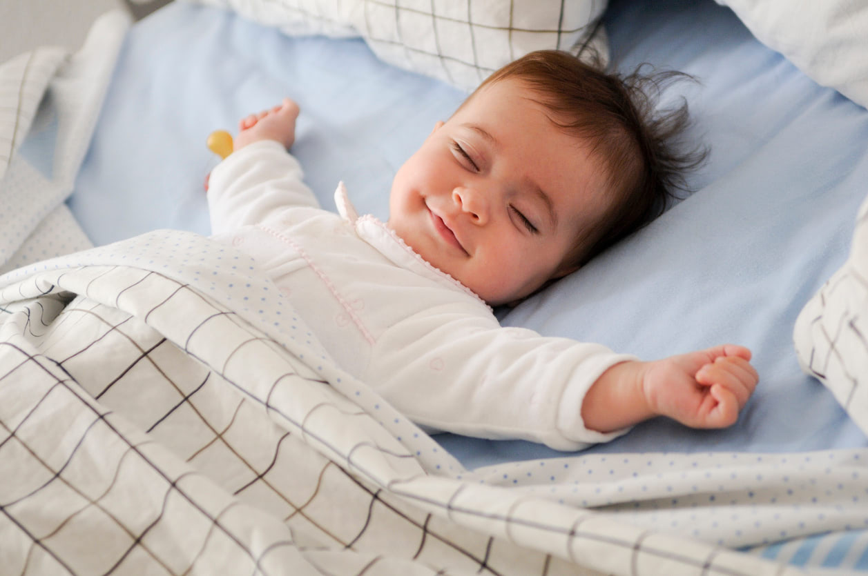 「ねんねトレーニング」をしなくても、赤ちゃんの「夜泣き」「寝ぐずり」は直る？【連載・愛波文の子どもの睡眠メソッド】