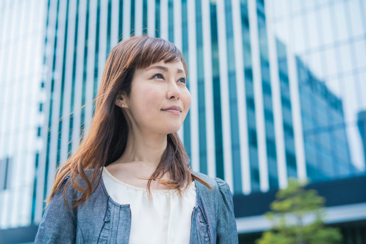 妊娠したら仕事はどうする？いつまで働けるの？両立するコツを教えて！