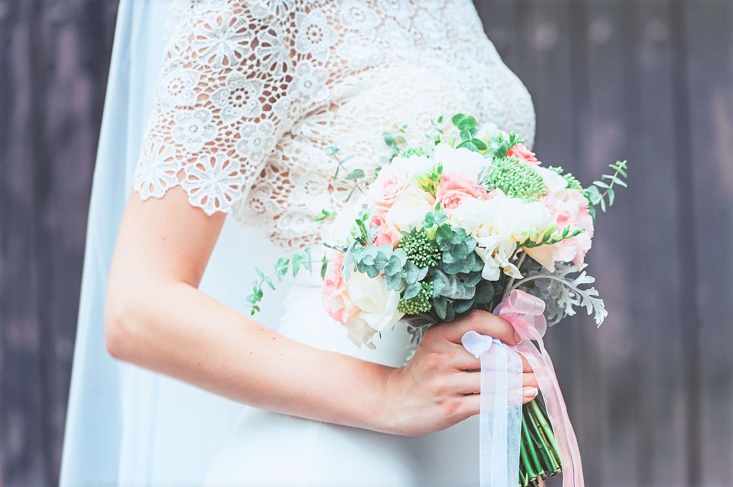 〈妊娠5ヶ月〉授かり婚で結婚式を挙げるときに気をつけておきたいポイント3つ