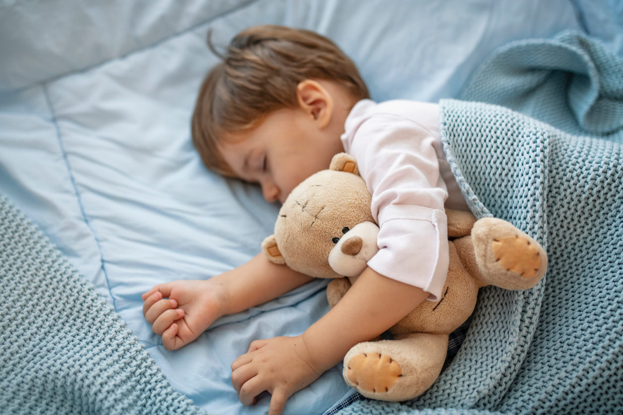 「寝る子は育つ」は本当だった！夜の睡眠が大切な理由【発達脳科学者監修】