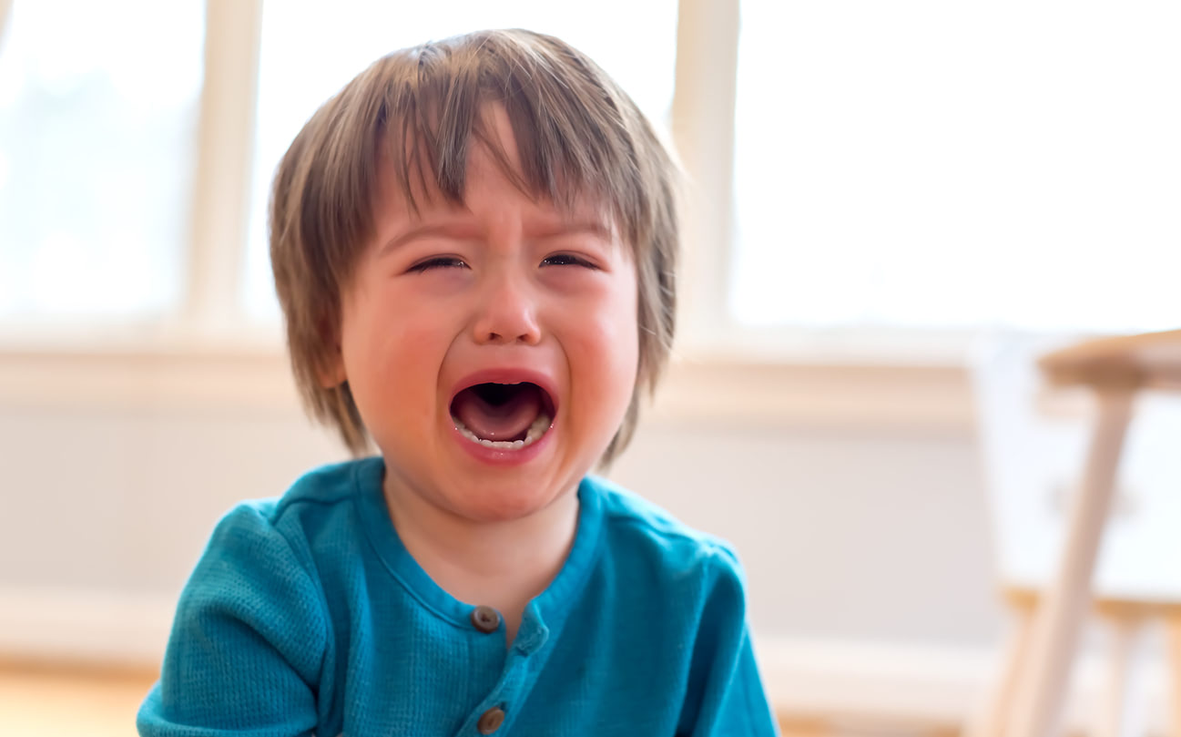 てぃ先生のスゴ技６つ！赤ちゃんをピタッと「泣きやませる」方法とは？ぐずったらやってみて！