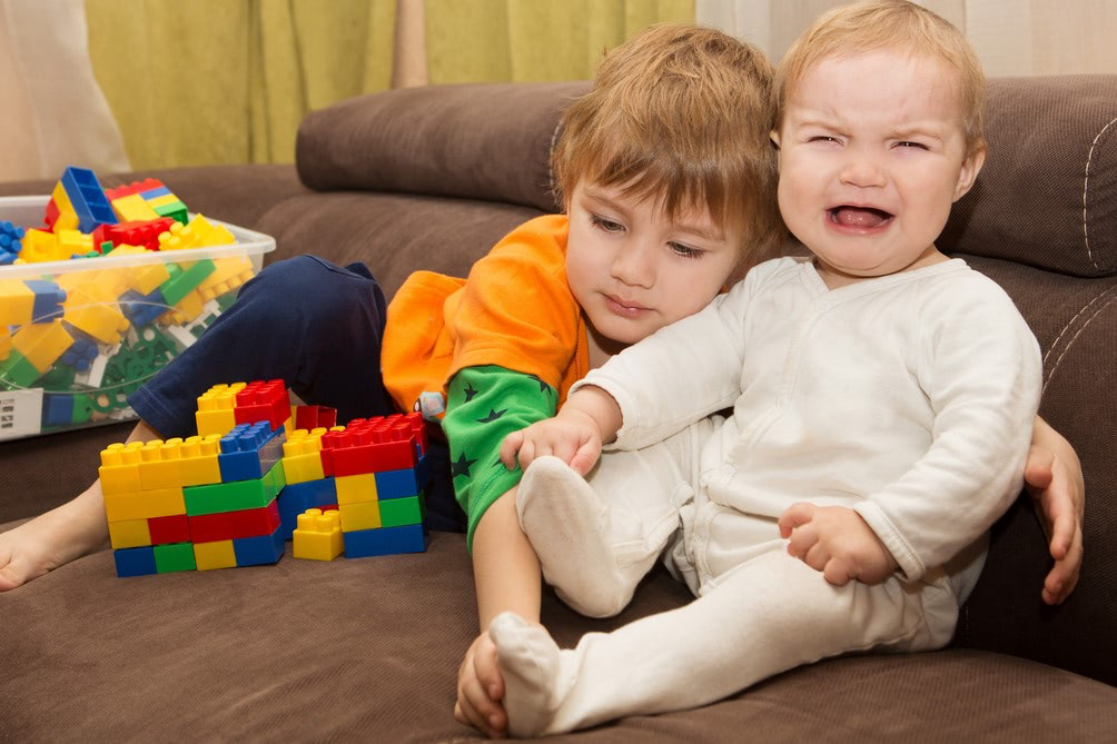 〈3歳〉いつもケンカばかりの子どもたち。そんなときは3歳の上の子にがまんしてもらえばいい？