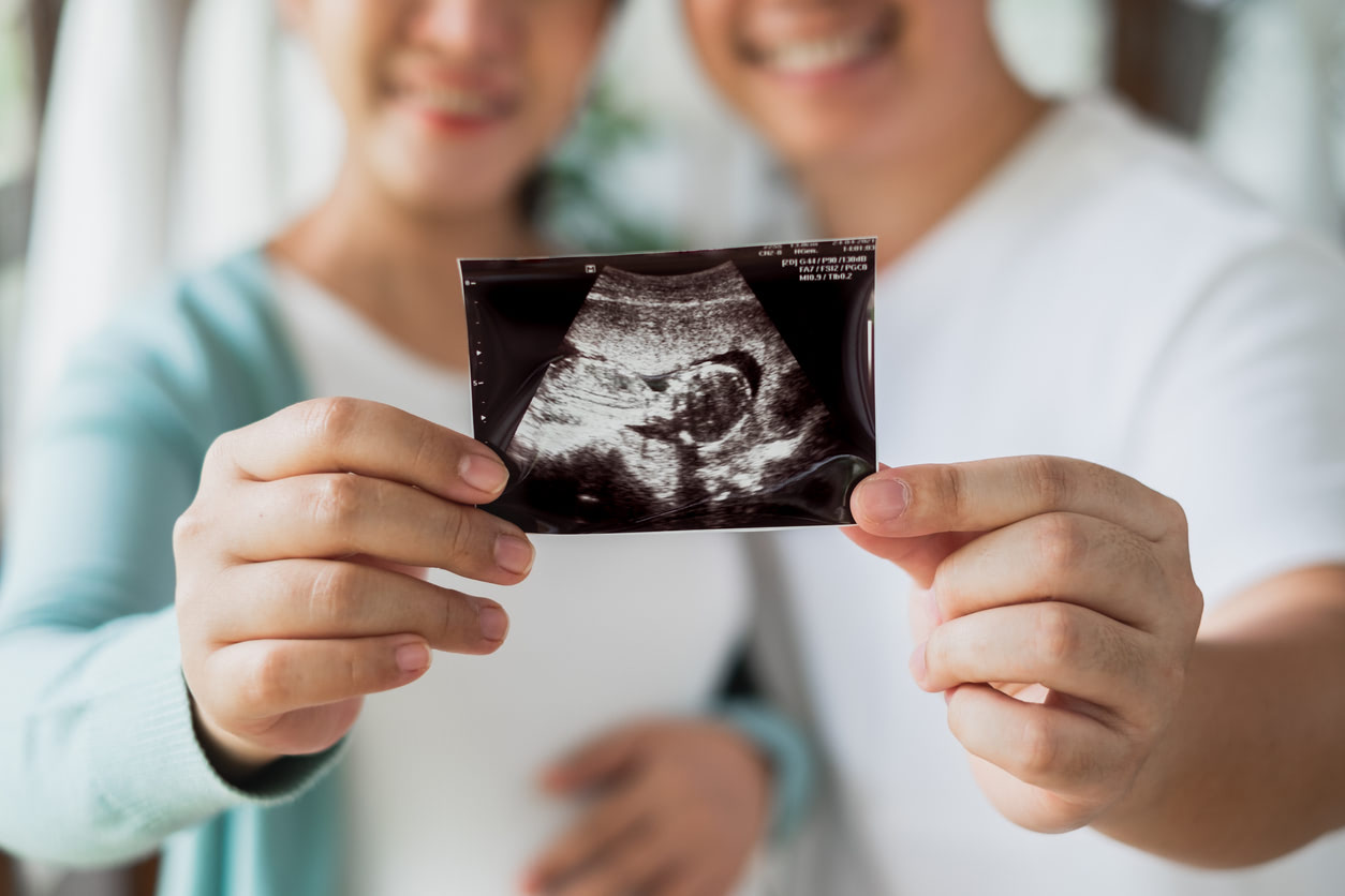 超音波写真（エコー写真）の見方のコツとは？ママたちの保存法もご紹介【産婦人科医監修】