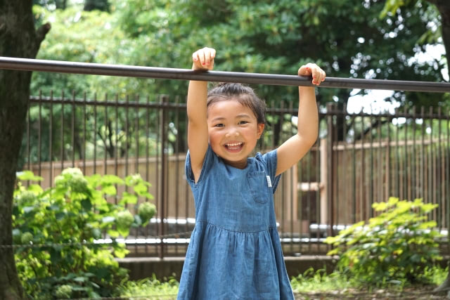 逆上がりをマスターするにはどうしたら？わが子への教え方のコツとお手軽レッスンの方法
