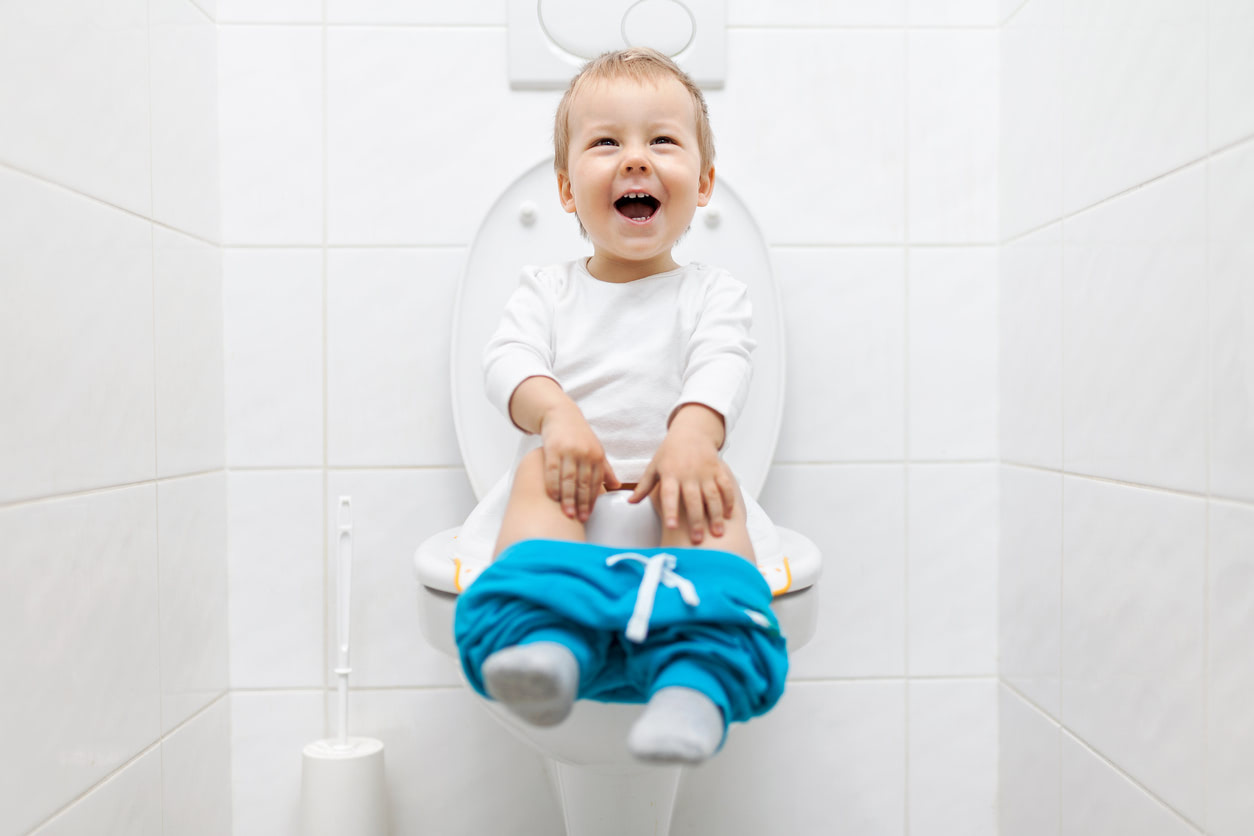 トイレトレーニングはいつから？いつまでかかった？先輩ママ達の体験談