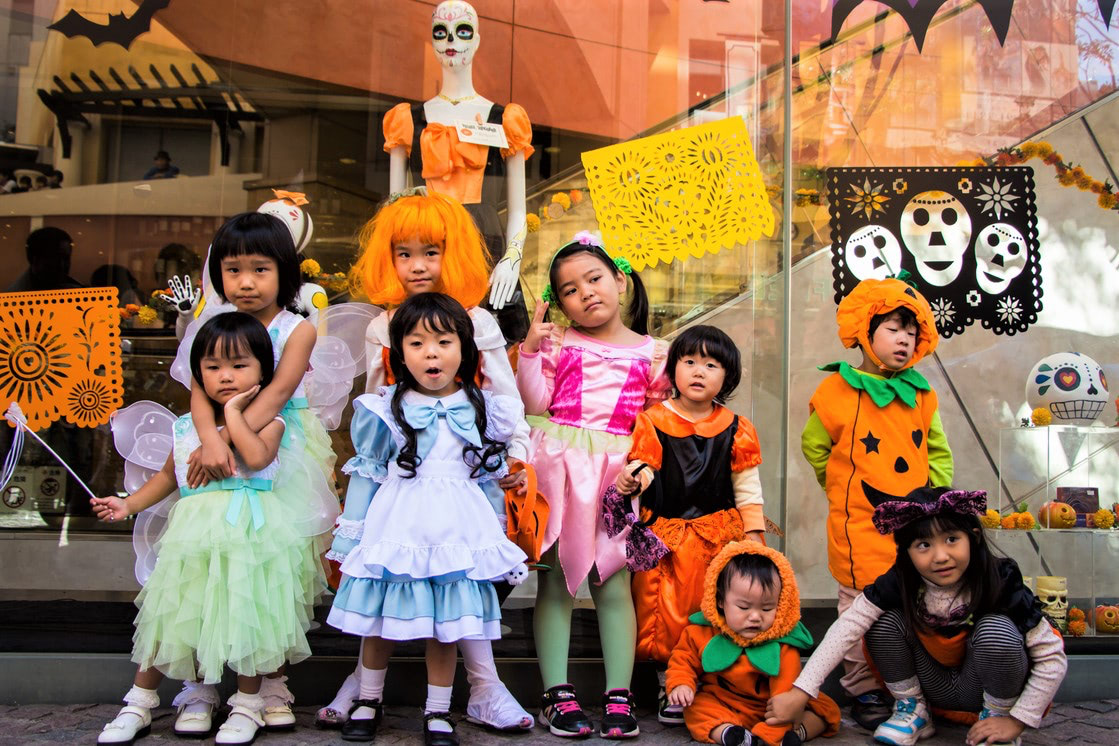 【2022最新】仮装をしてハロウィンを満喫！キッズ＆ベビーのおすすめ【ハロウィンコスチューム25選】