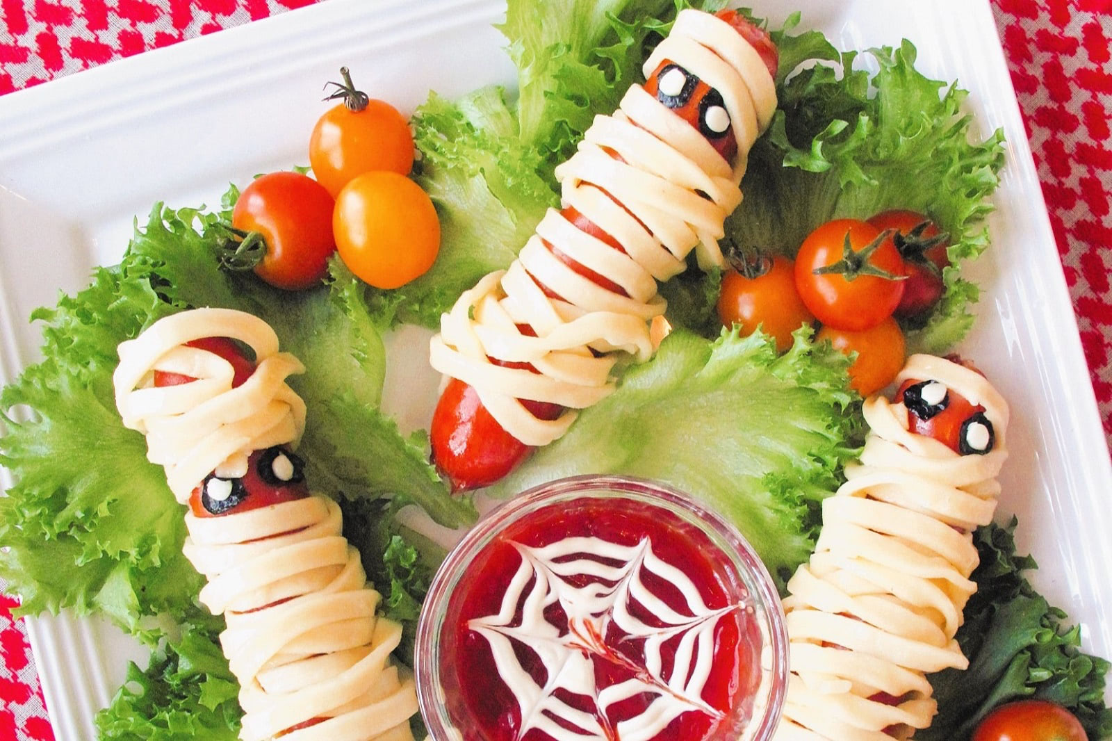 パスタでミイラなソーセージ！見て＆食べて楽しいハロウィン幼児食レシピ