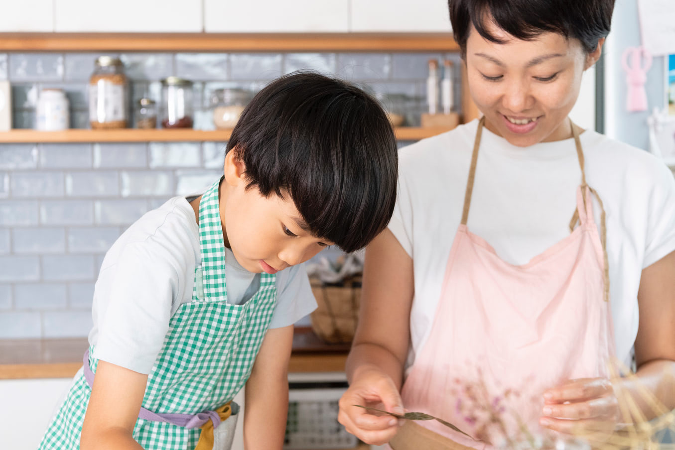親子料理で食育を始めるなら0～4歳からがおすすめ！何をしたらいい？年齢別のコツとポイントとは？