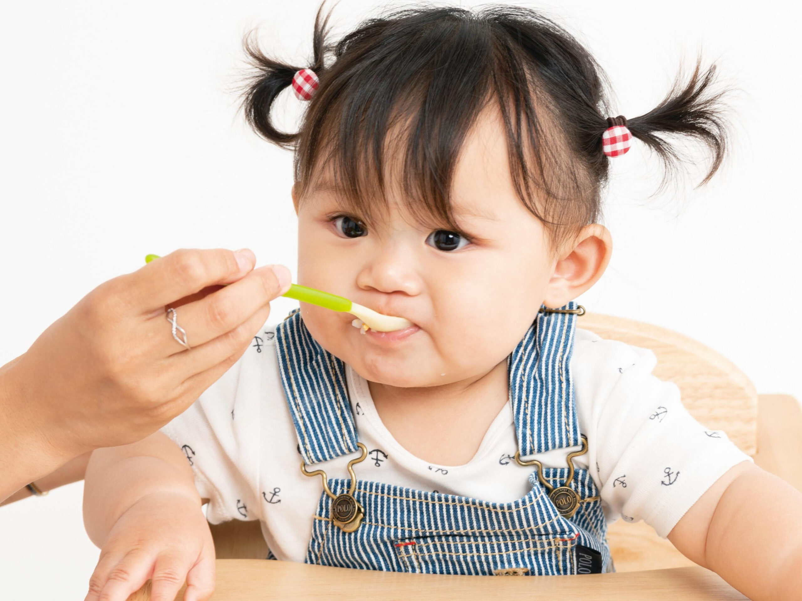 赤ちゃんの食欲を引き出す「完食ルール」！食べない悩みを解決＆苦手克服の方法も