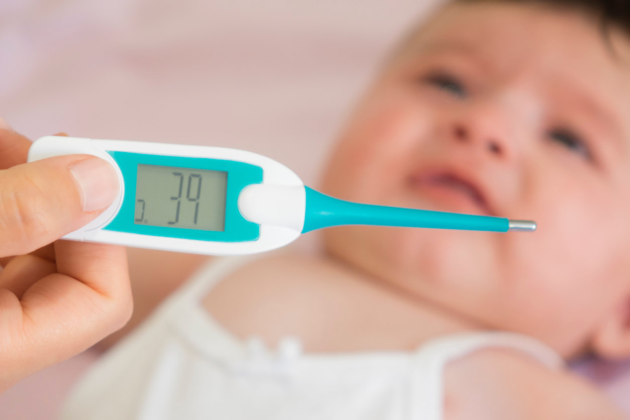 【小児科医監修】子どもが熱性けいれんを起こしたらどうする？知っておきたい対処法