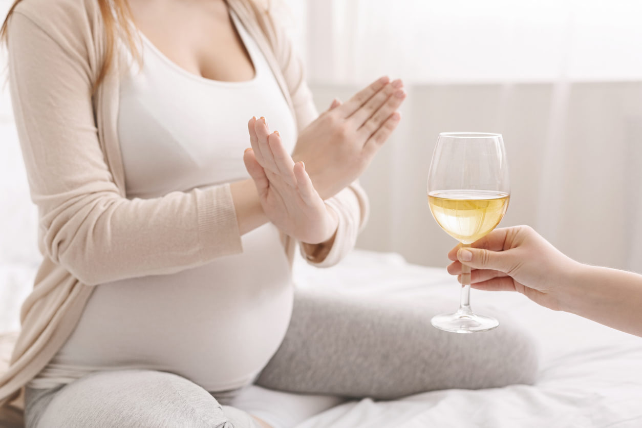 妊娠中、ノンアルコールなら飲んでもOK？おせち料理は控えたほうがいい？年末年始の食生活の疑問を産婦人科医がジャッジ！