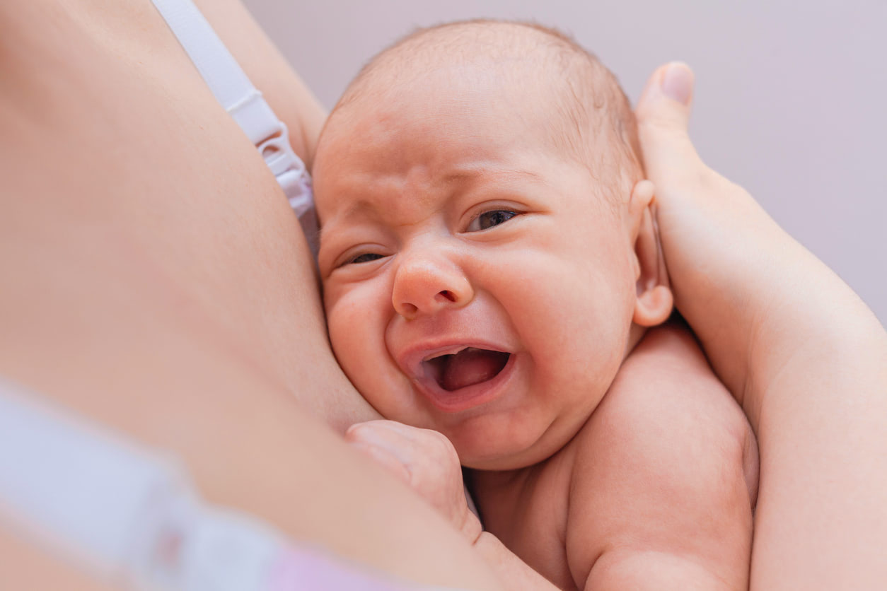 【助産師監修】扁平・陥没乳首で飲みにくそう&hellip;このままでいい？〈生後0～4ヶ月の授乳のお悩み〉