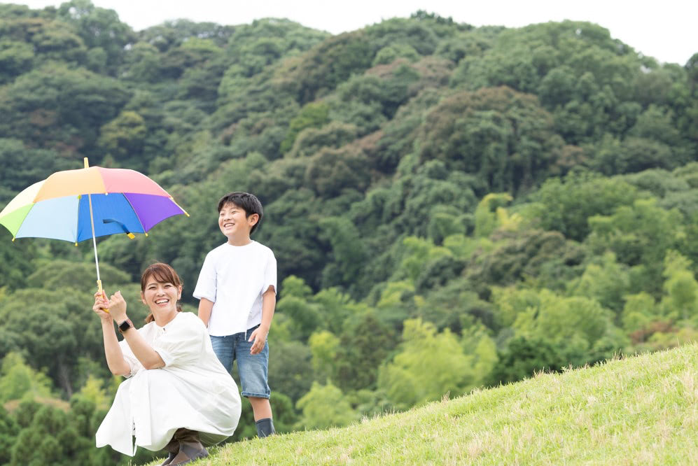 息子が自閉スペクトラム症！？受け入れられず現実から逃げる日々。夫婦関係もギクシャクして&hellip;。『虹色の朝陽』著者インタビュー【前編】