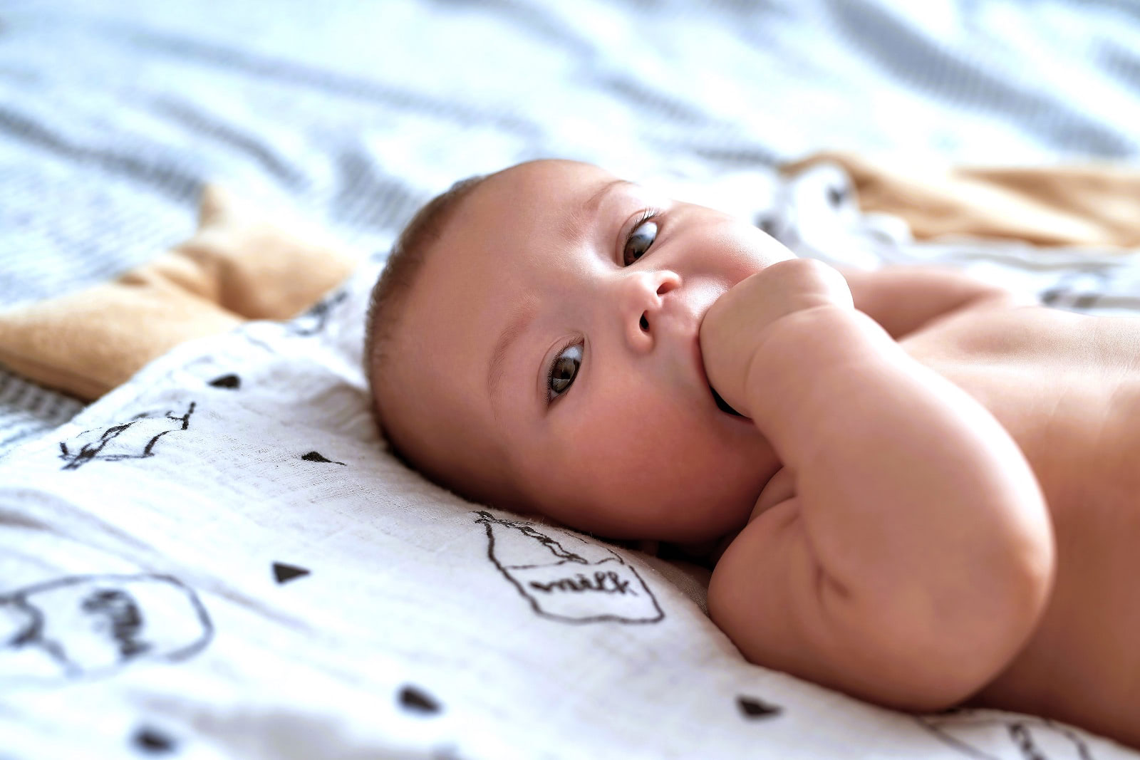 もしかして母乳不足？ミルクを足すべき？見極めポイントを母乳育児専門ドクターが教えます！