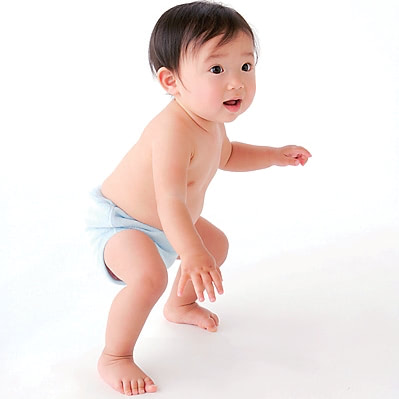 生後10ヶ月　つかまり立ち