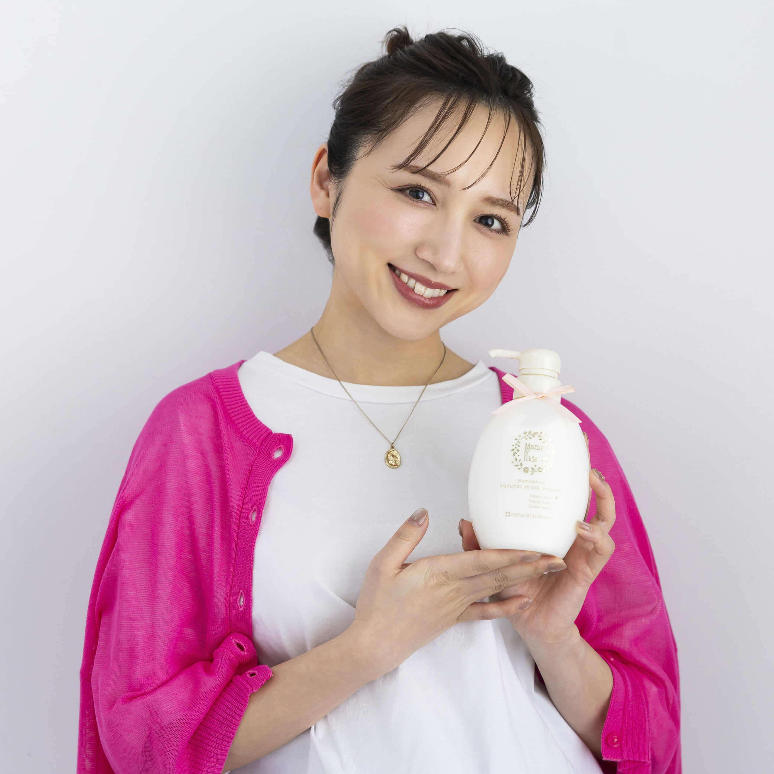 「急激に伸びる肌についていけるか」を真剣に考えたら、妊娠ボディケアの結論はママ＆キッズの「ナチュラルマーククリーム」一択です！【編集長のお買い物】