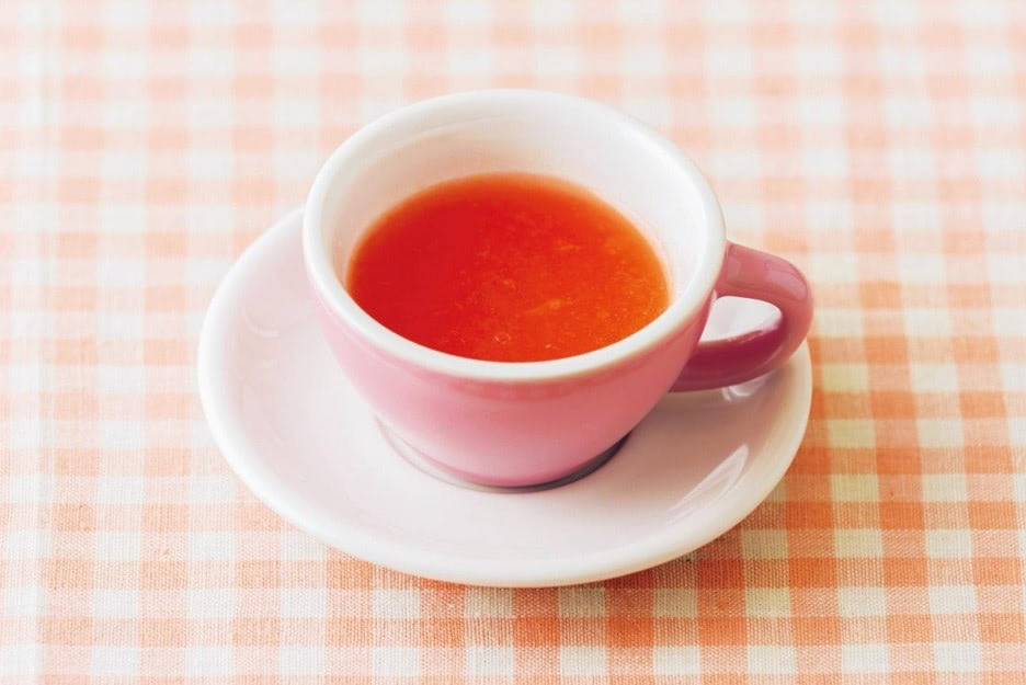 離乳食のトマトはいつから食べさせる？固さ・量の目安とおすすめレシピ16品を紹介！