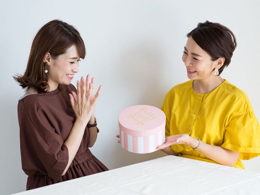 ママ友や友達の家に持って行くおすすめの手土産の相場は？体験談を紹介！