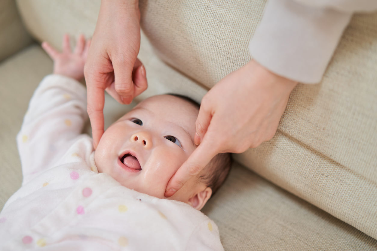 赤ちゃんの月齢別・身長と体重の平均は？0ヶ月から1歳まで、どんなふうに成長していくの？【男女別成長曲線のグラフ付き】