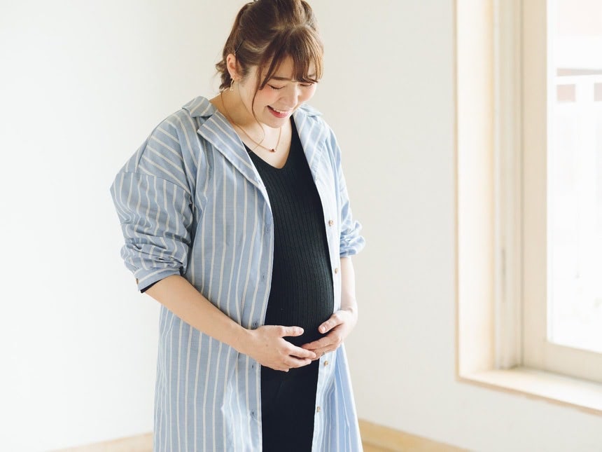 帝王切開の&ldquo;痛み&rdquo;がつらいってホント!? いつまで術後の傷は痛む？【産婦人科医監修】