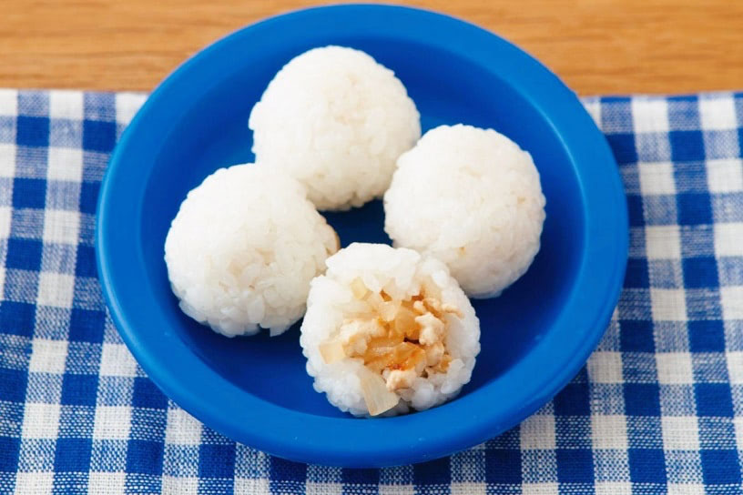 離乳食　おにぎり