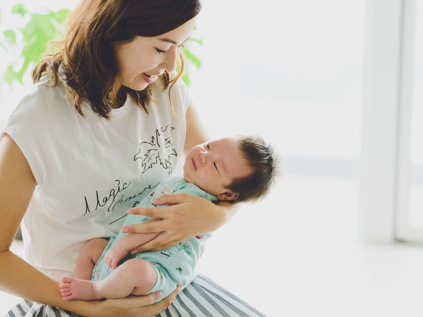 新生児の下痢ってどんなもの？原因と症状、対処法は？【小児科医監修】
