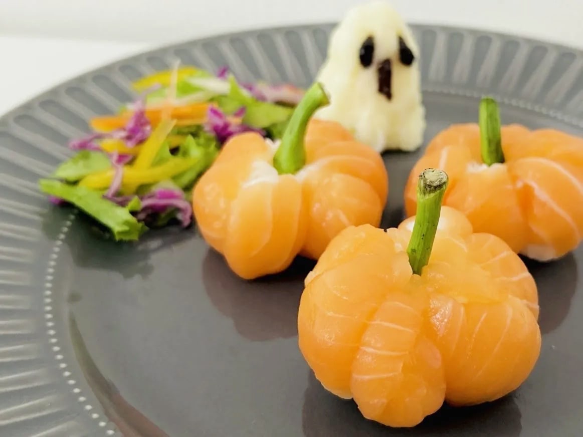 ハロウィン当日でも間に合う！お刺身が『ちびかぼちゃ』にぷにっと変身♡「超簡単なのにかわいすぎた&hellip;」