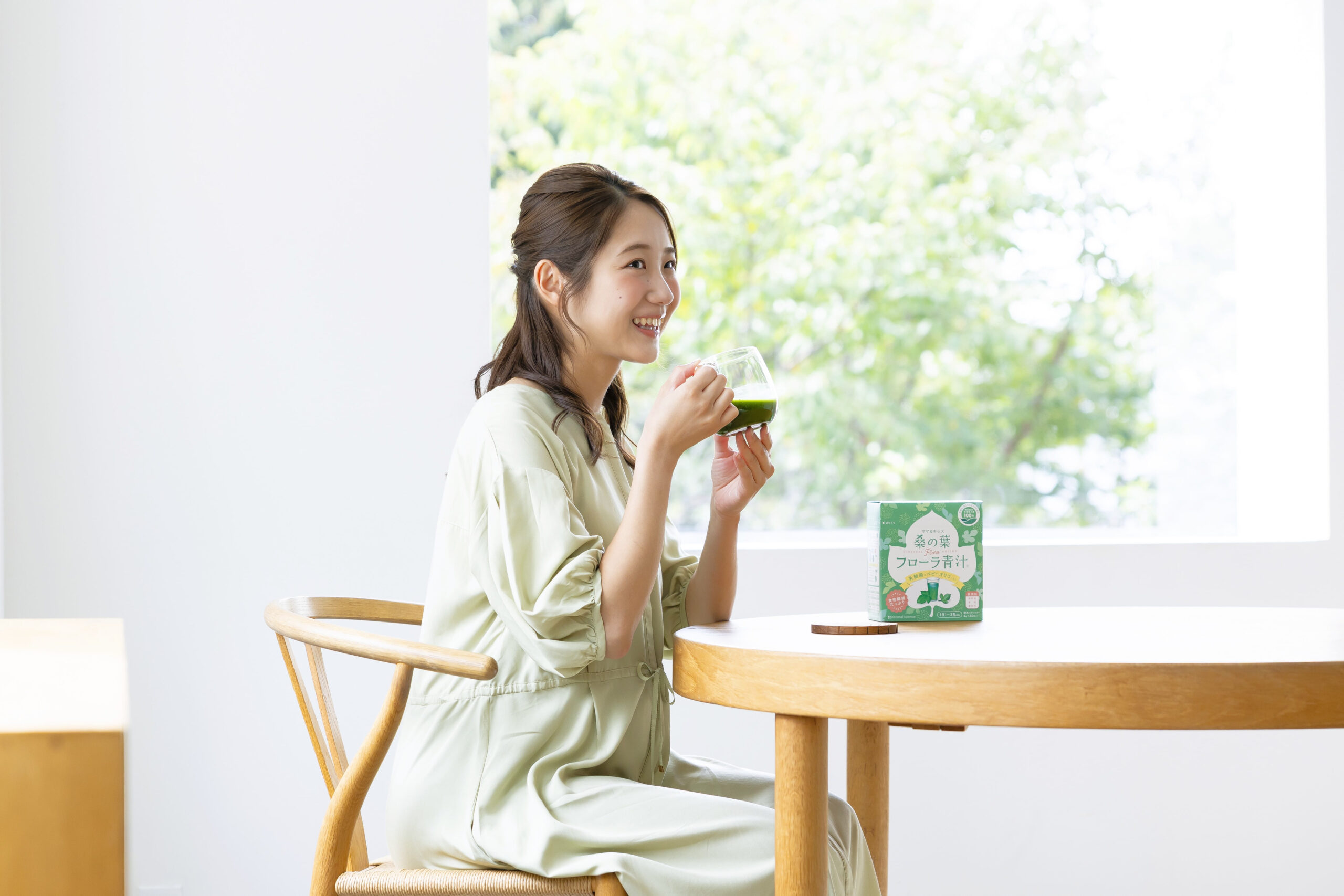 妊娠中はため込んじゃダメ！赤ちゃんのための〈腸活〉を支える「桑の葉フローラ青汁&reg;」がベビモAWARD1位に！