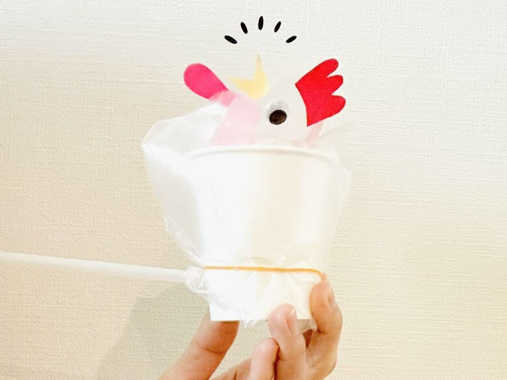 ポリ手袋と紙コップで『いないいないばあ』遊び！ユニークな鳥さんに赤ちゃん大喜び♡
