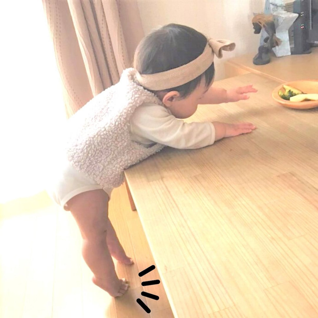 赤ちゃん　つま先立ち