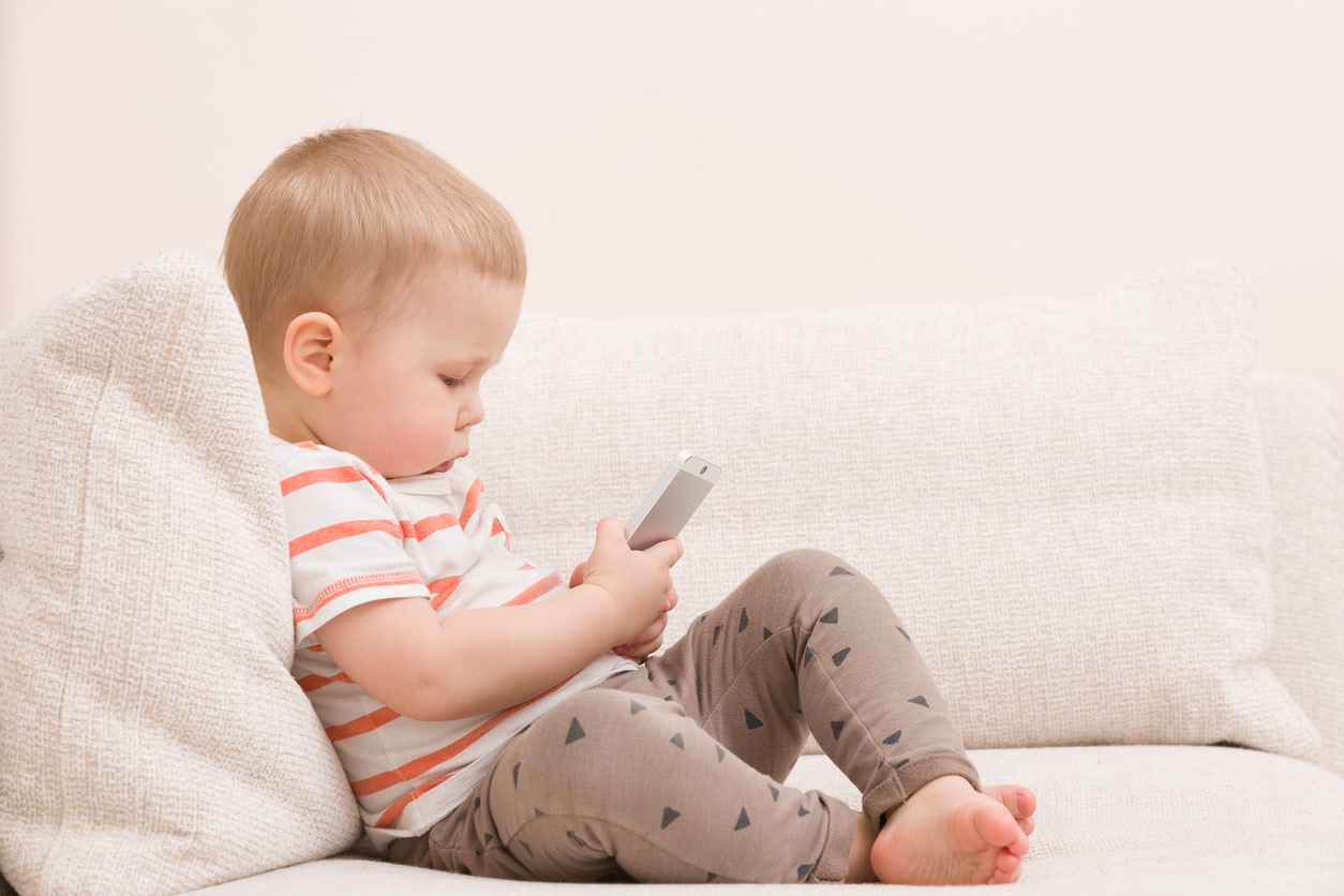 うちの子は〈遅寝遅起き〉ですが元気に育ってます。早寝早起きってそんなに大事？に専門家がピシャリ！