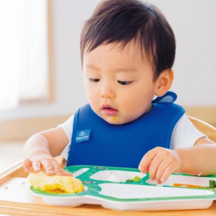 手づかみ食べ