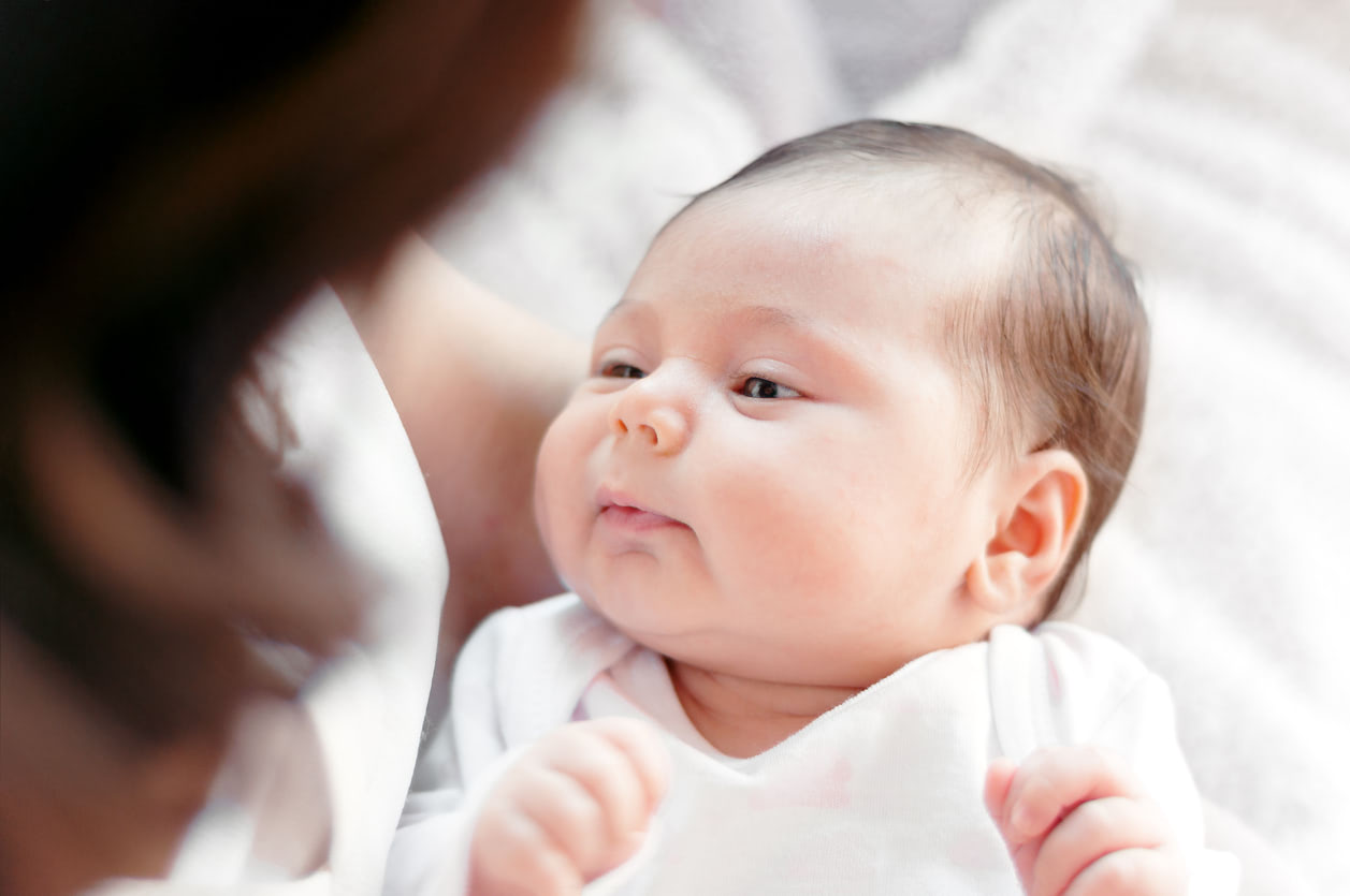 今や5人に1人。帝王切開での出産が増えている背景と心のケア法【産婦人科医インタビュー】