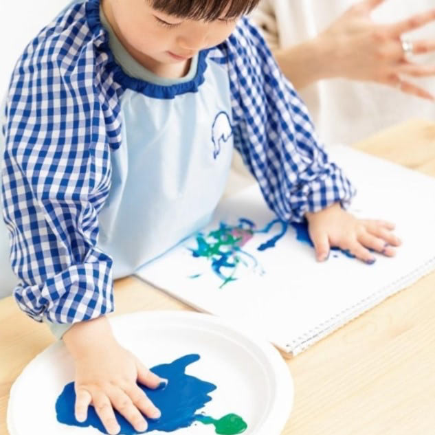 1歳半　絵の具
