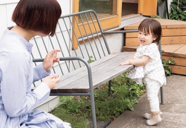 赤ちゃん　歩く　いつから