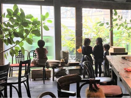 Cafe & Store Port of call Daikanyama　電車