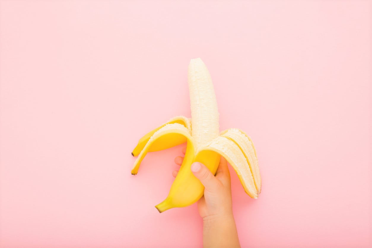 離乳食後期＆完了期のおやつの量や回数は？市販のおやつの注意点も【専門家監修】