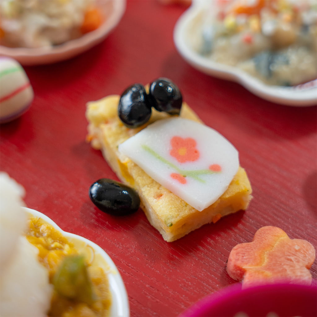 cototeの米粉パンケーキを使った幼児向けおせち風プレート