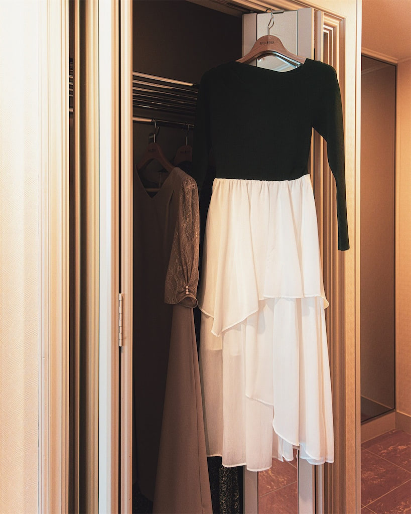ホテルステイ　服