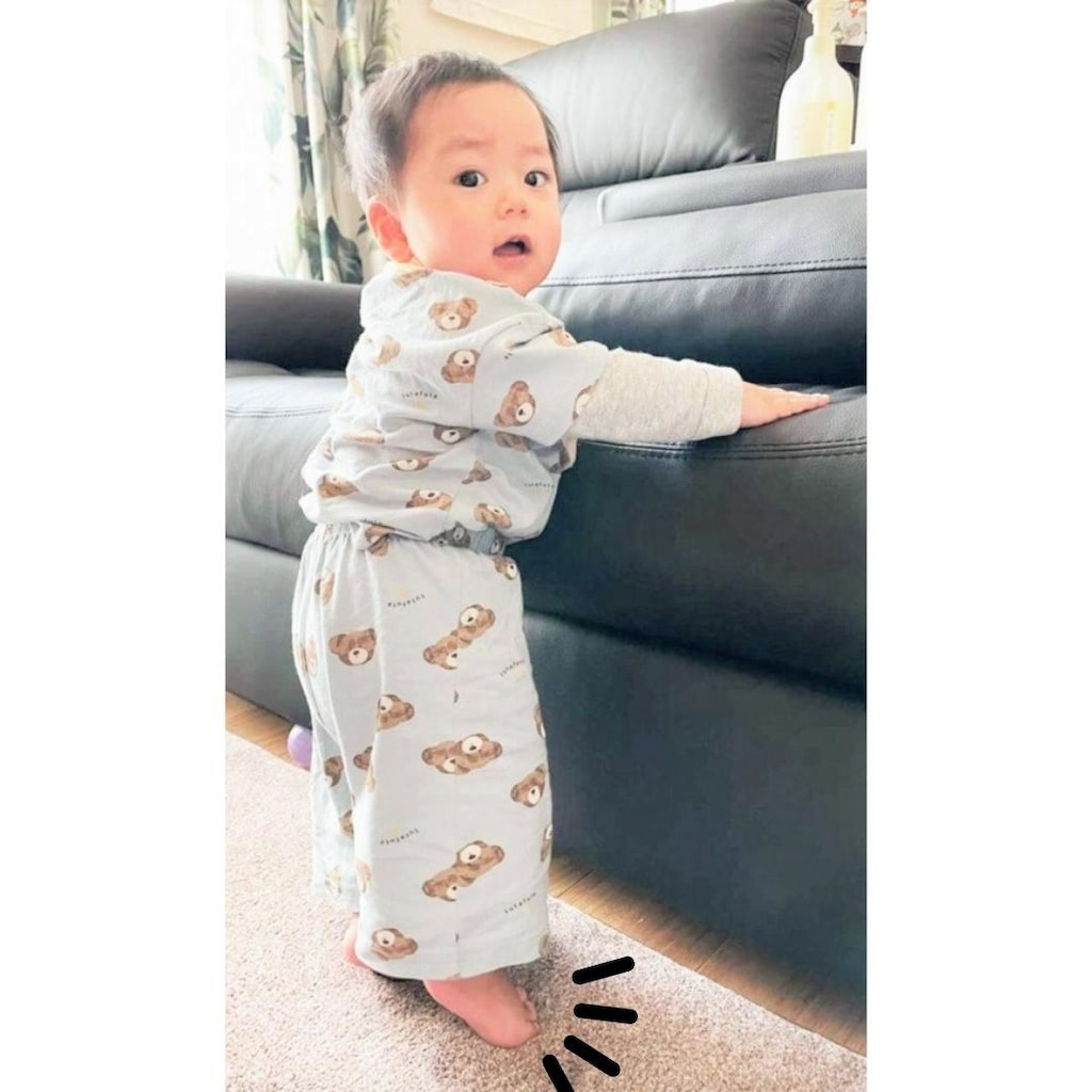赤ちゃん　つま先立ち