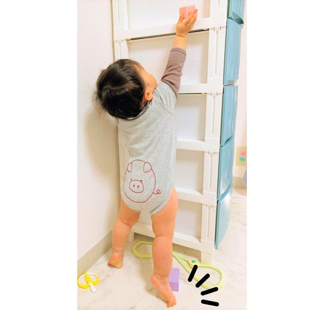 赤ちゃん　つま先立ち