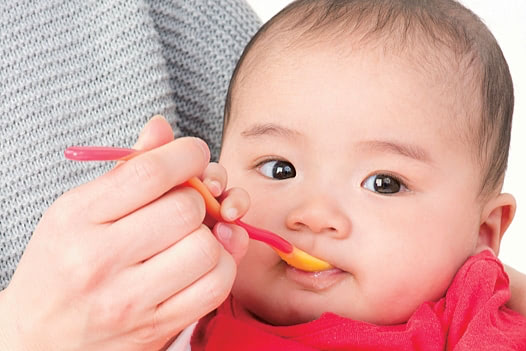 離乳食　いつから