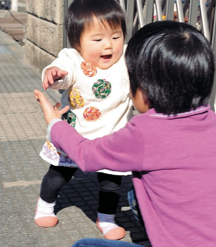 生後1歳　歩く