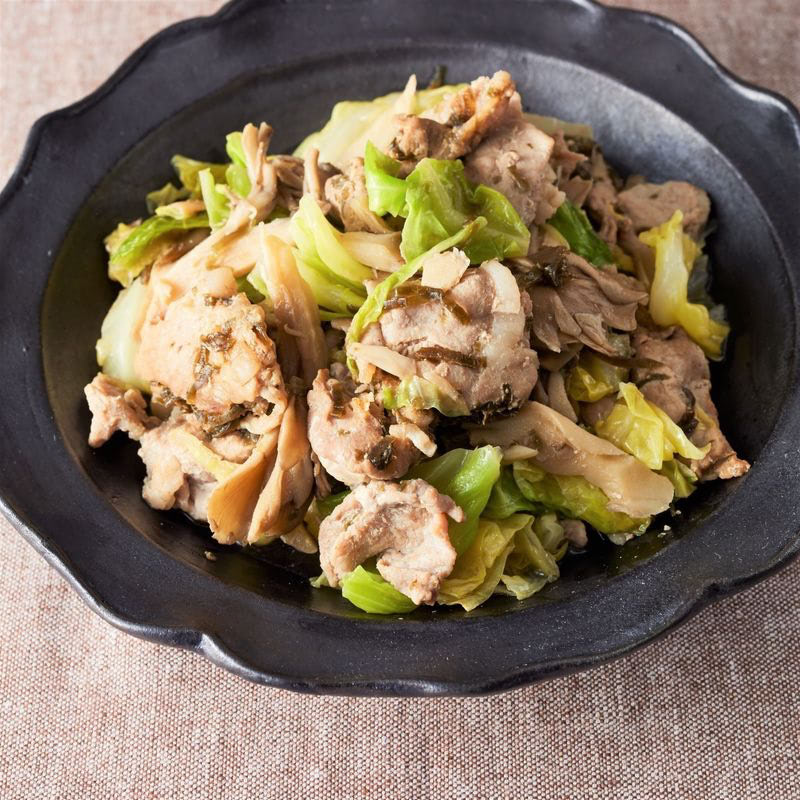 豚肉とキャベツの塩こぶ蒸し