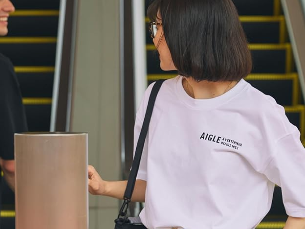 ロゴTシャツ