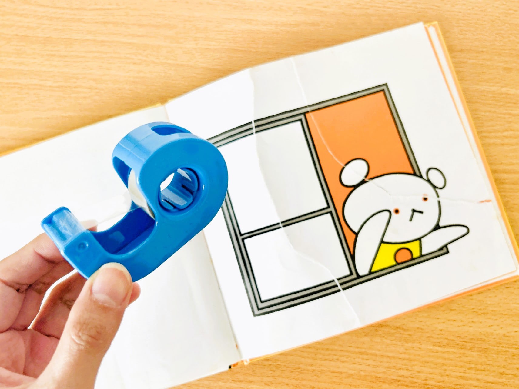 「破れたページにセロハンテープ」は絶対NG！【セリア】でいいモノ見つけました♪