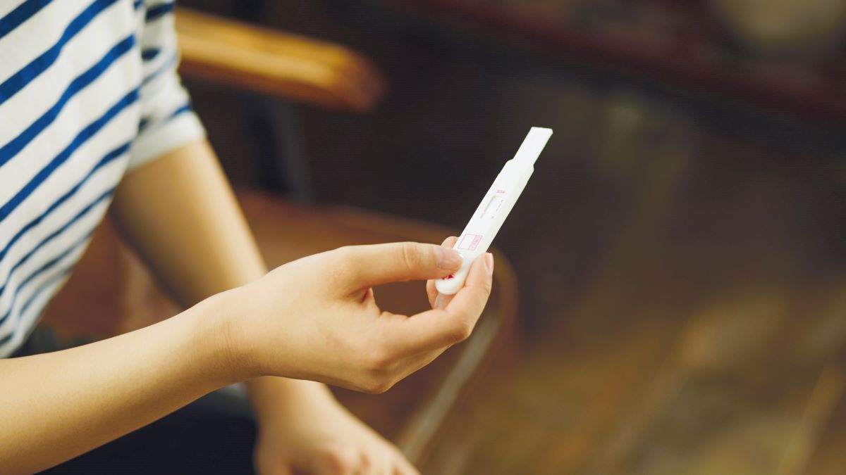 排卵検査薬で排卵日の２日前に陽性がわかると妊娠しやすいは本当？【医師監修】